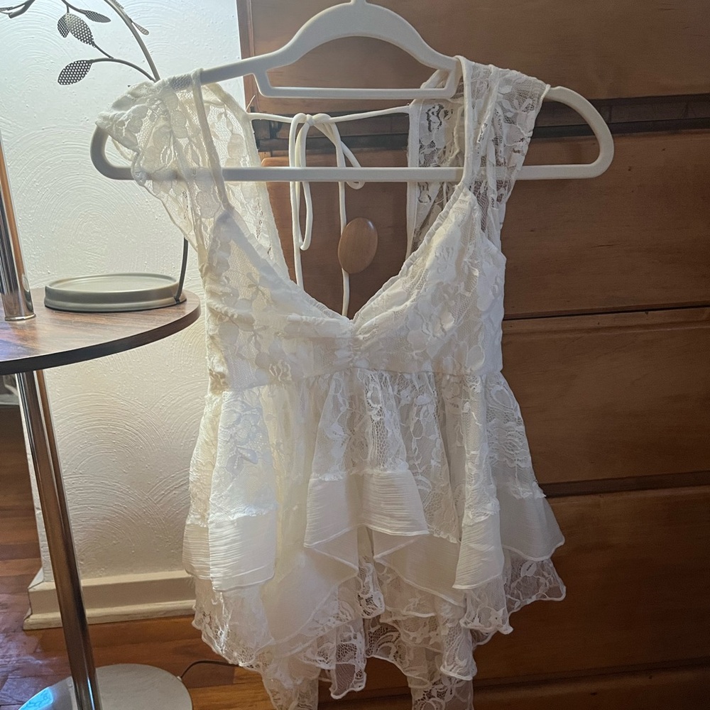 Urban Outfitters Kimchi Blue lace flowy top size xs